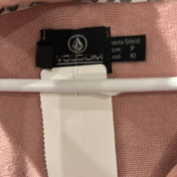 🍀 VOLCOM NWT LIVED IN LOUNGE PONCHO FADED MAUVE SIZE SMALL - Picture 6 of 7